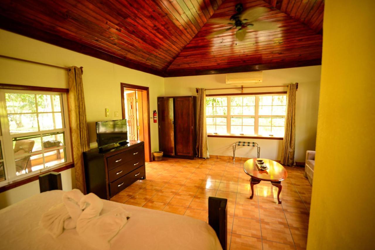 KikiWitz Resort Belmopan Exterior foto